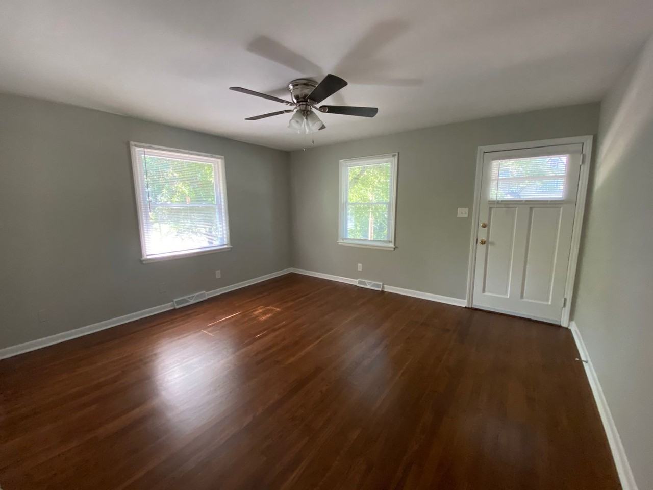 1304 W Lakewood Ave - Photo 2 of 14