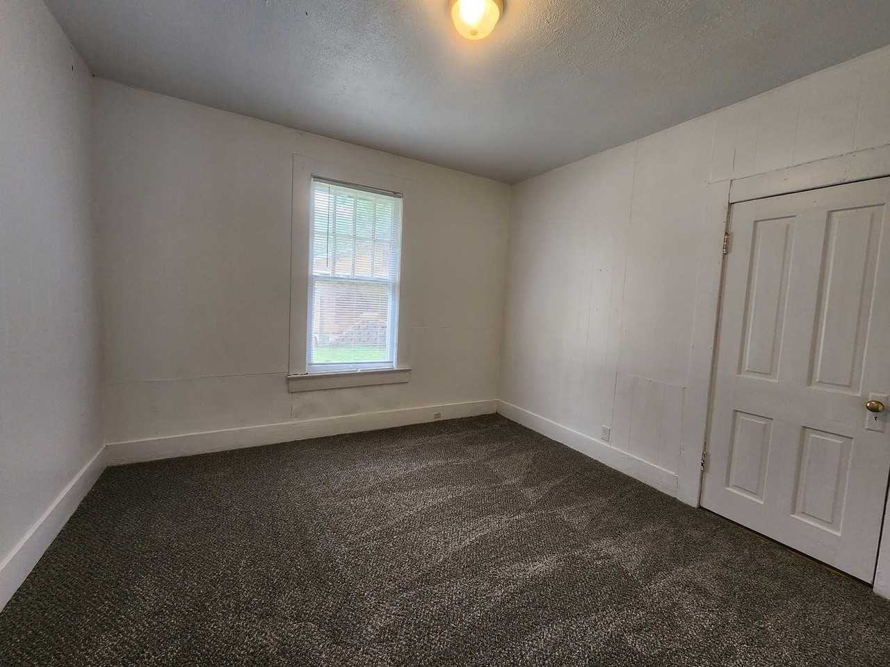 4285 Chaison St - Photo 4 of 8