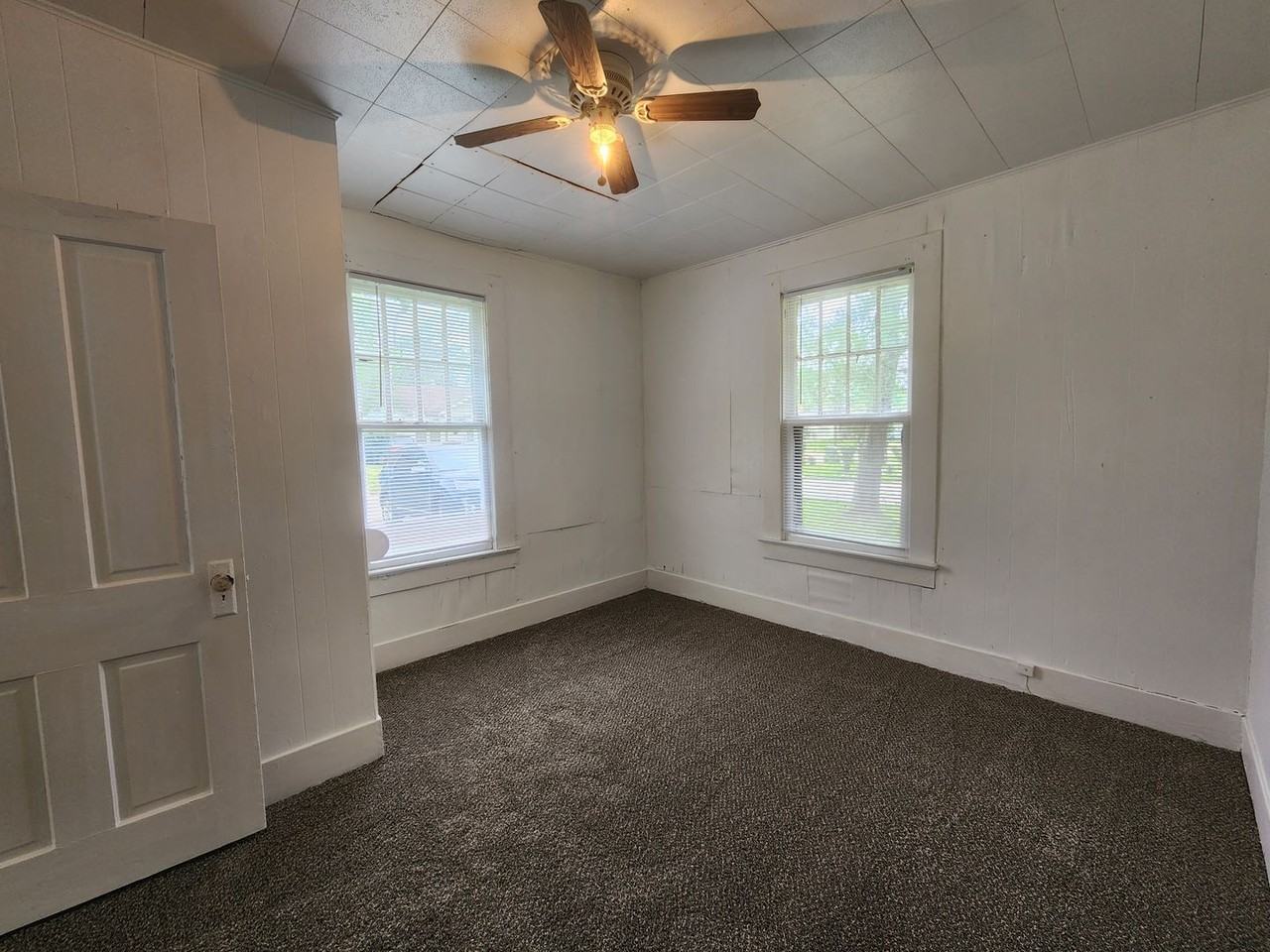 4285 Chaison St - Photo 6 of 8