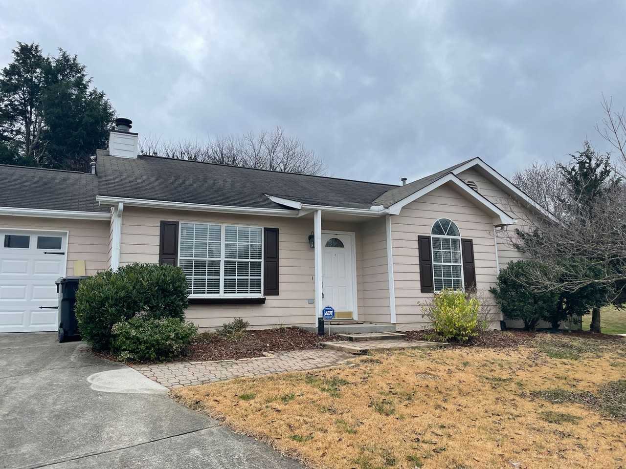 4605 Woodbridge Ln - Photo 2 of 16