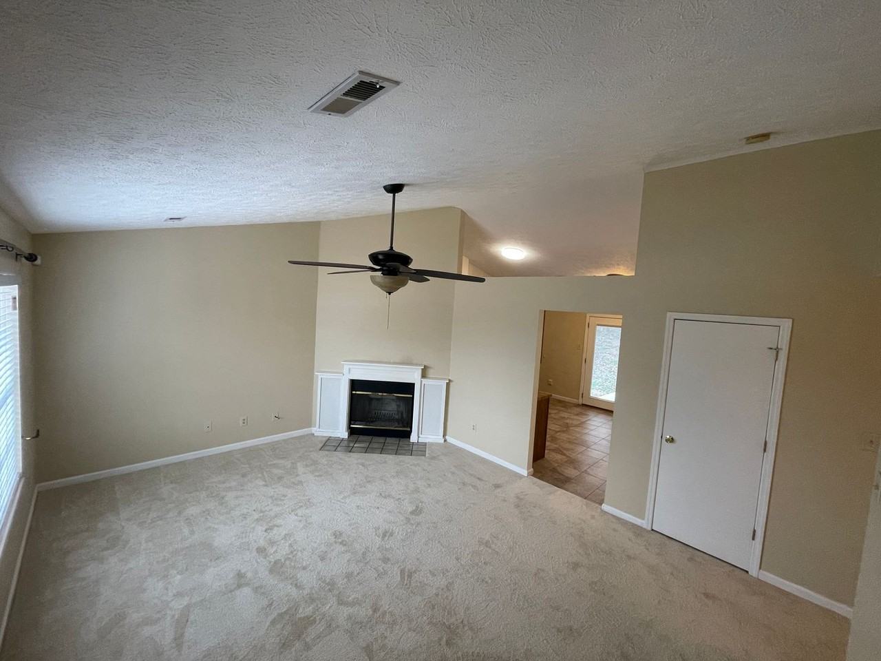 4605 Woodbridge Ln - Photo 3 of 16