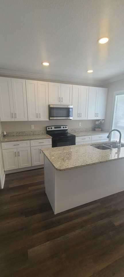 263 Cassady St - Photo 2 of 33