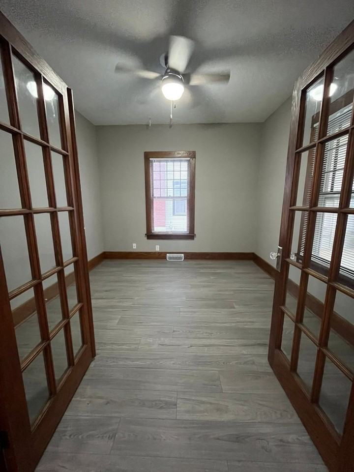 2049 Worthington - Photo 3 of 10