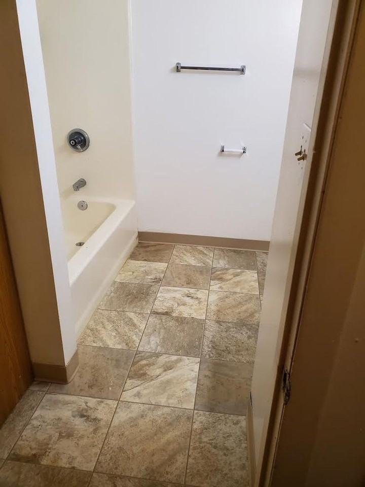 Appleton Court Apartments - Photo 4 of 6