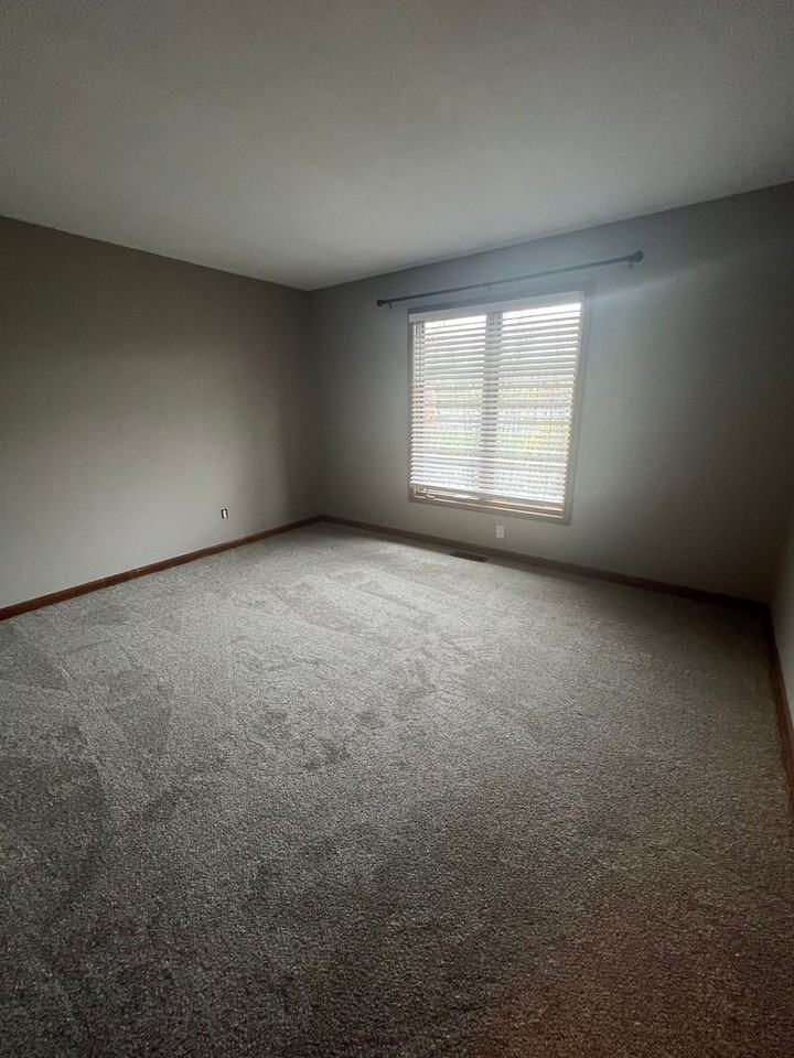 10615 Fall Creek Rd - Photo 2 of 9