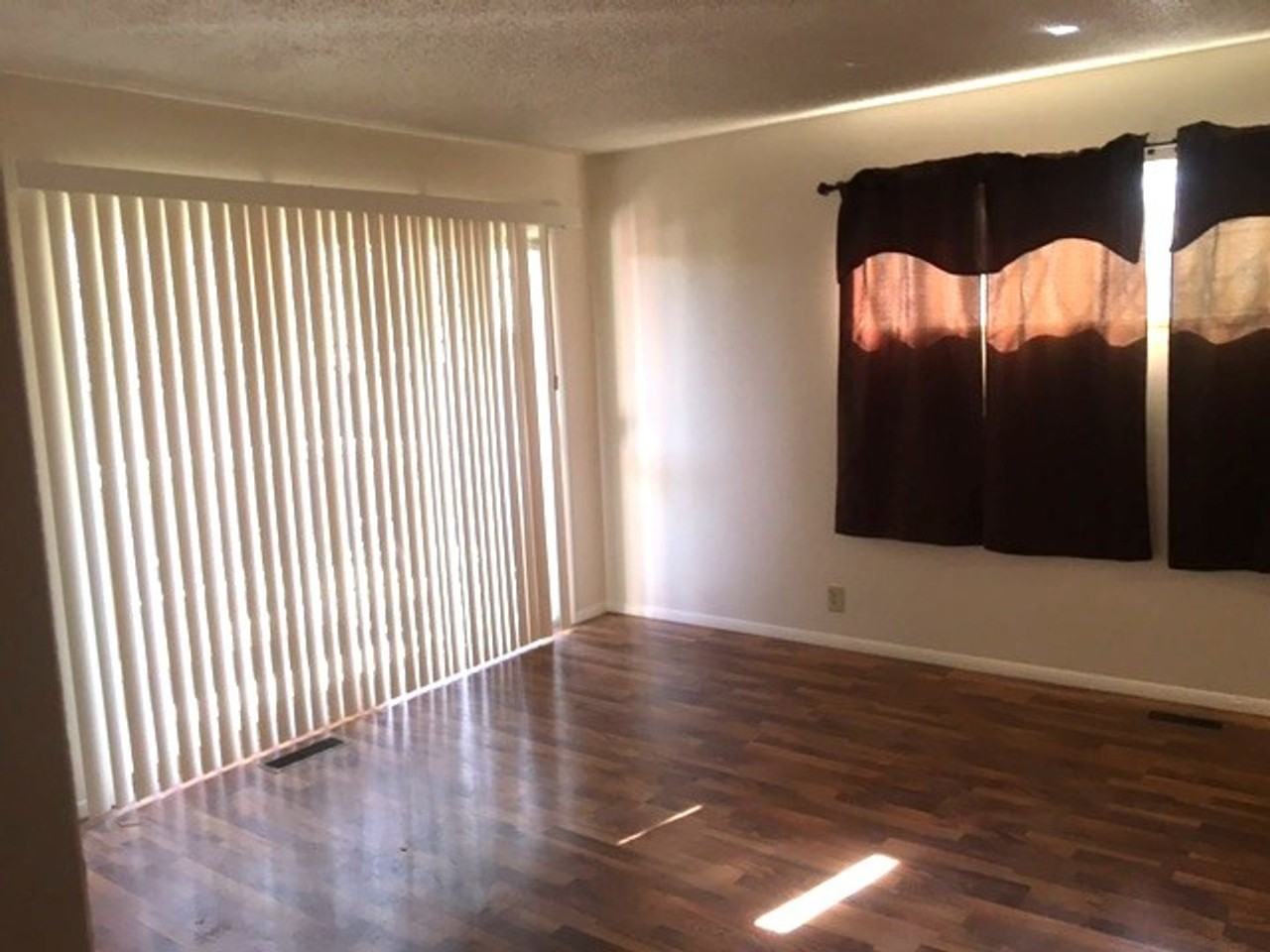 71 Vine St - Photo 6 of 11