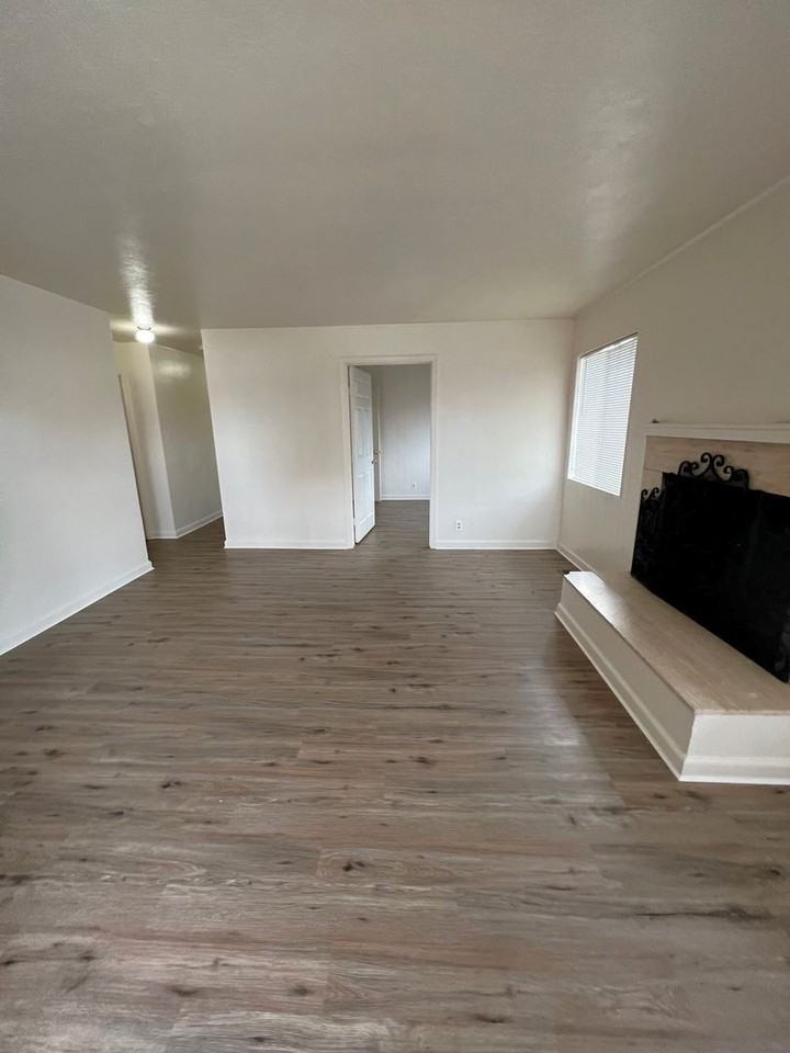 450 Saint Lawrence Ave #A - Photo 4 of 11
