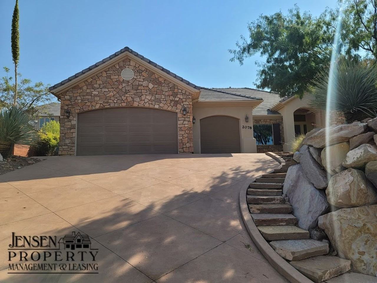 2078 N Gunsight Dr - Photo 2 of 50