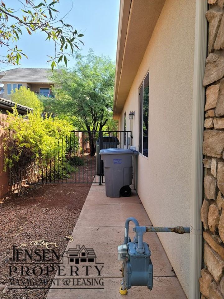 2078 N Gunsight Dr - Photo 5 of 50