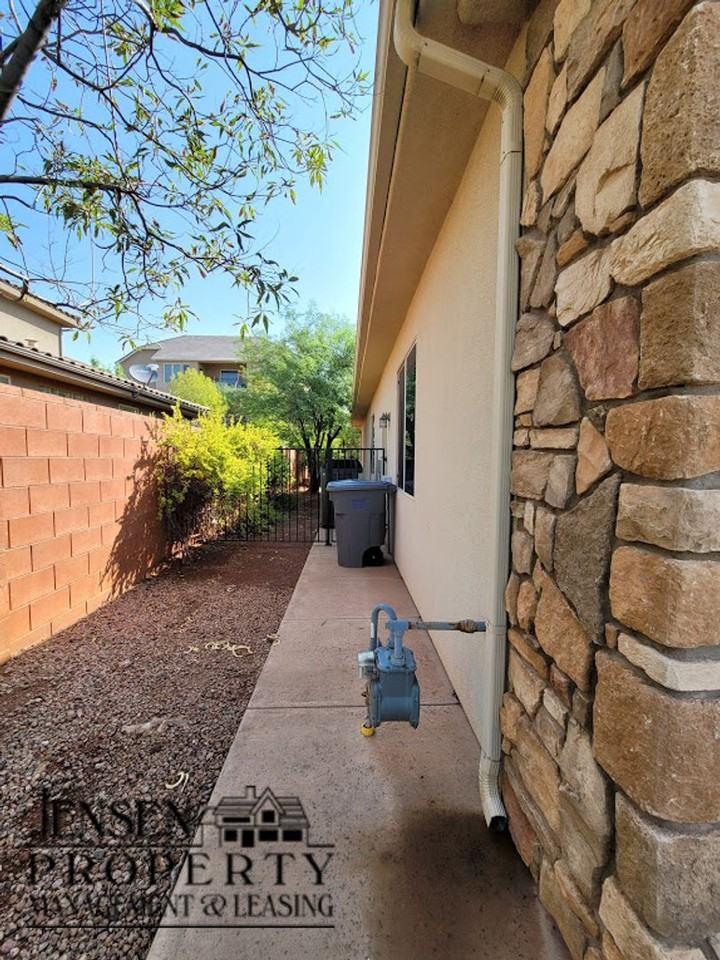 2078 N Gunsight Dr - Photo 6 of 50