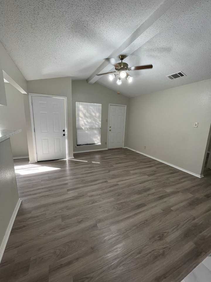 501 Cutty Trail - Photo 3 of 13