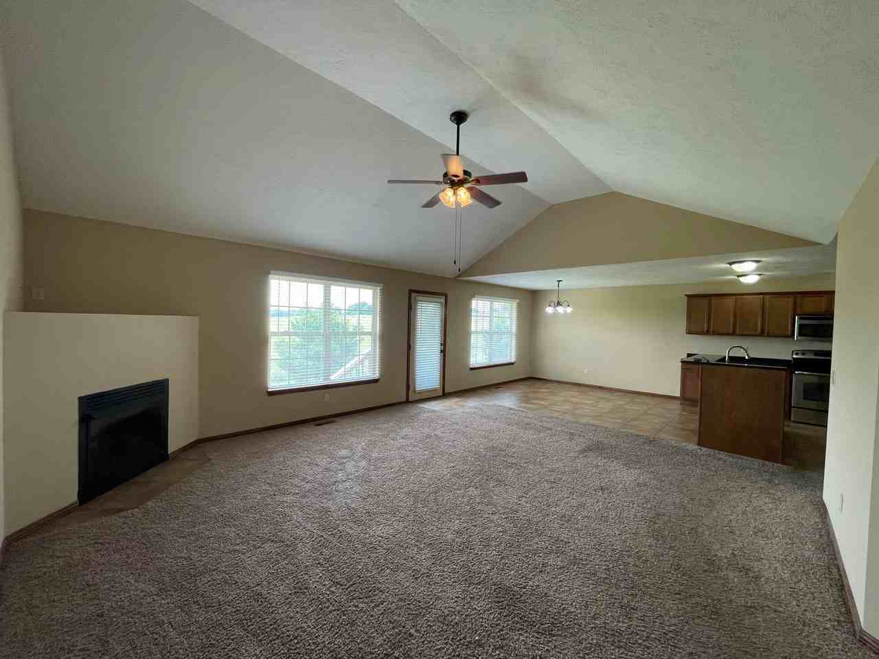 5268 E Pacific St - Photo 3 of 12