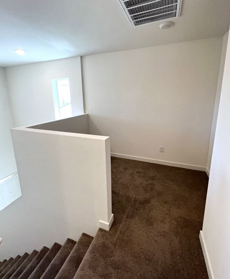 443 Antares St - Photo 5 of 15