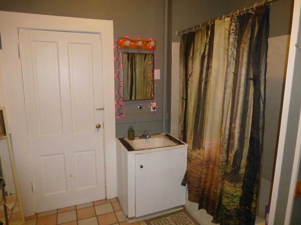 1127 High St - Photo 5 of 11