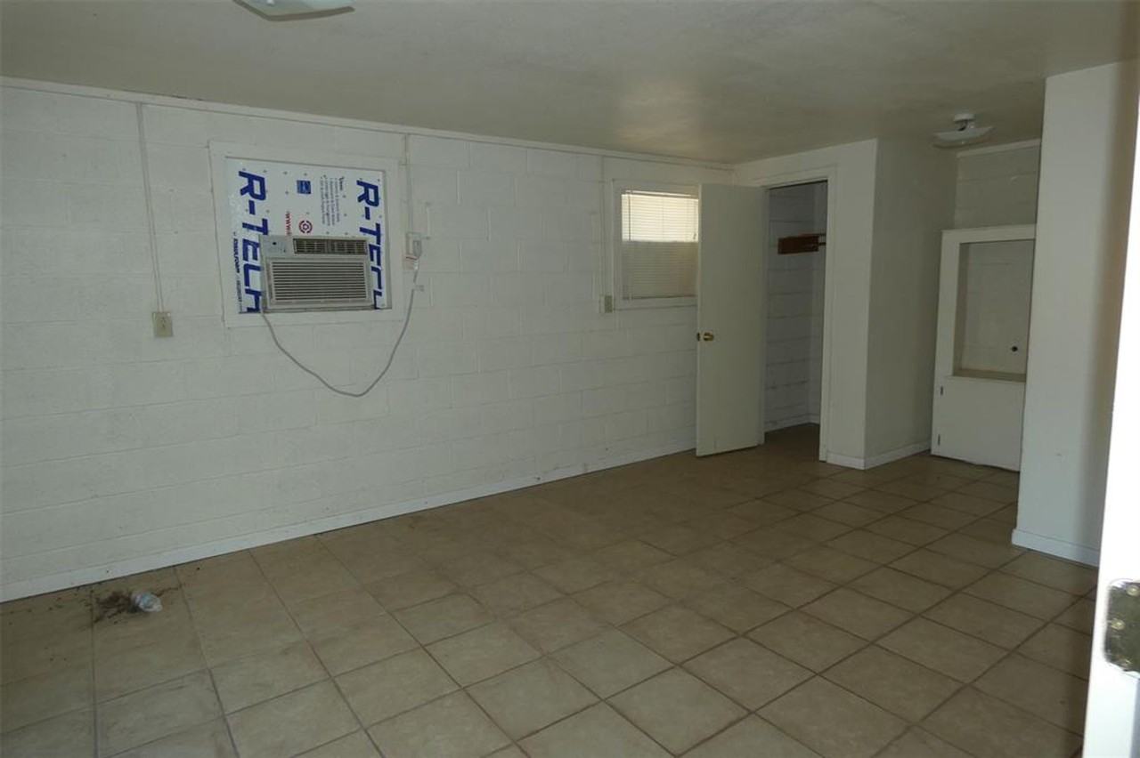 10741 Nora Rd - Photo 3 of 8