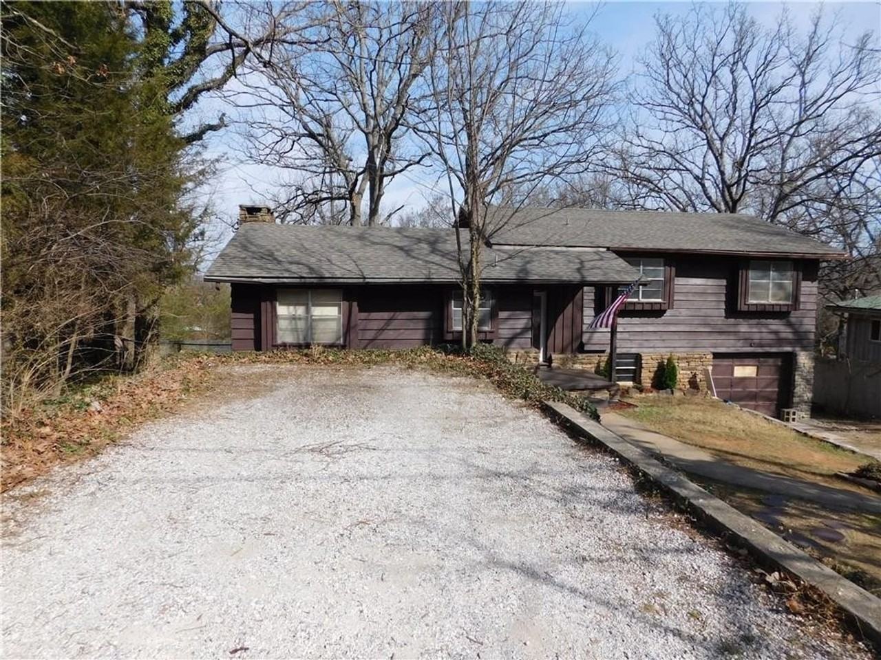 4 E Sycamore St - Photo 2 of 12