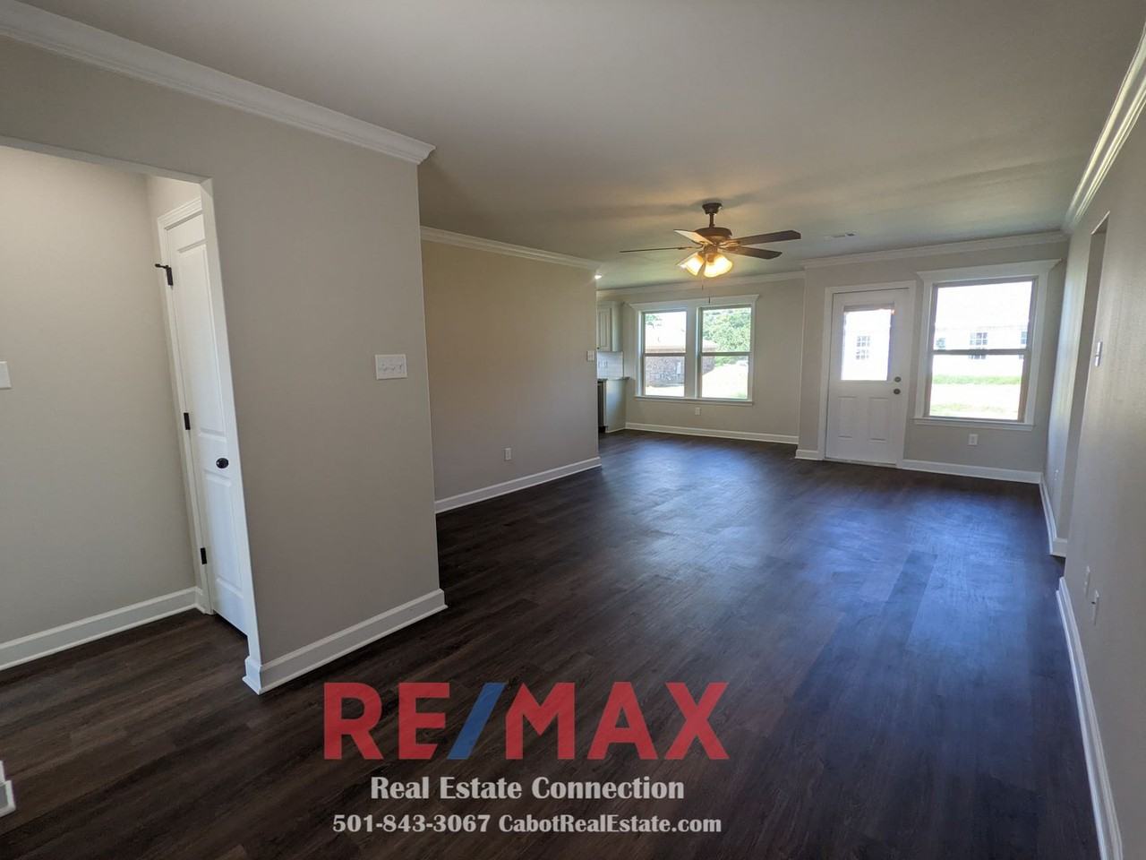 607 Macy Ln - Photo 3 of 16