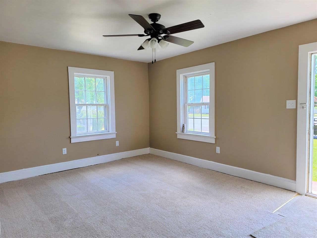 578 Ashton Ave - Photo 2 of 21