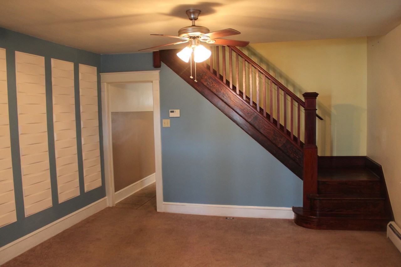 245 S Walnut St - Photo 3 of 7
