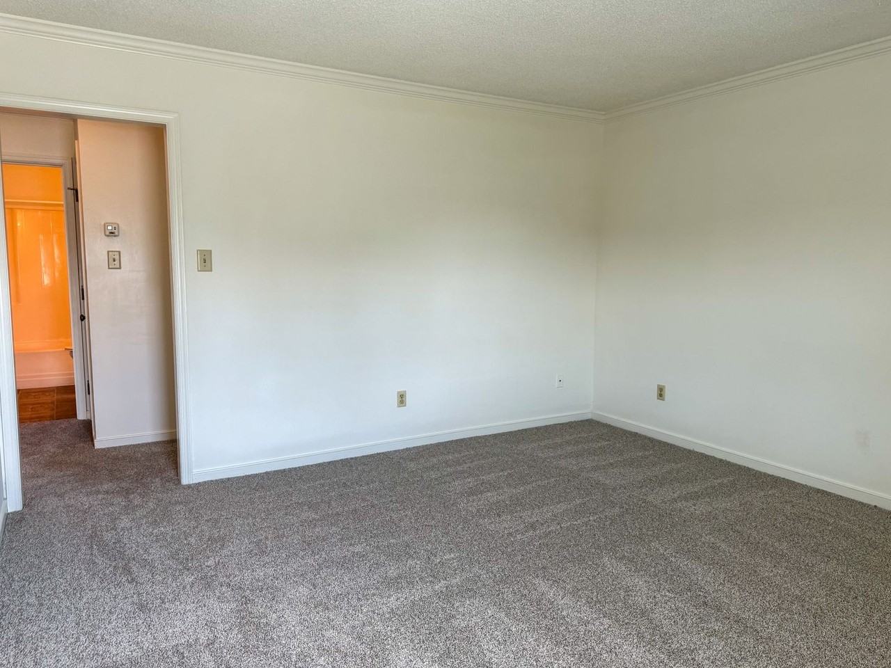 310 Kent Ave - Photo 5 of 19