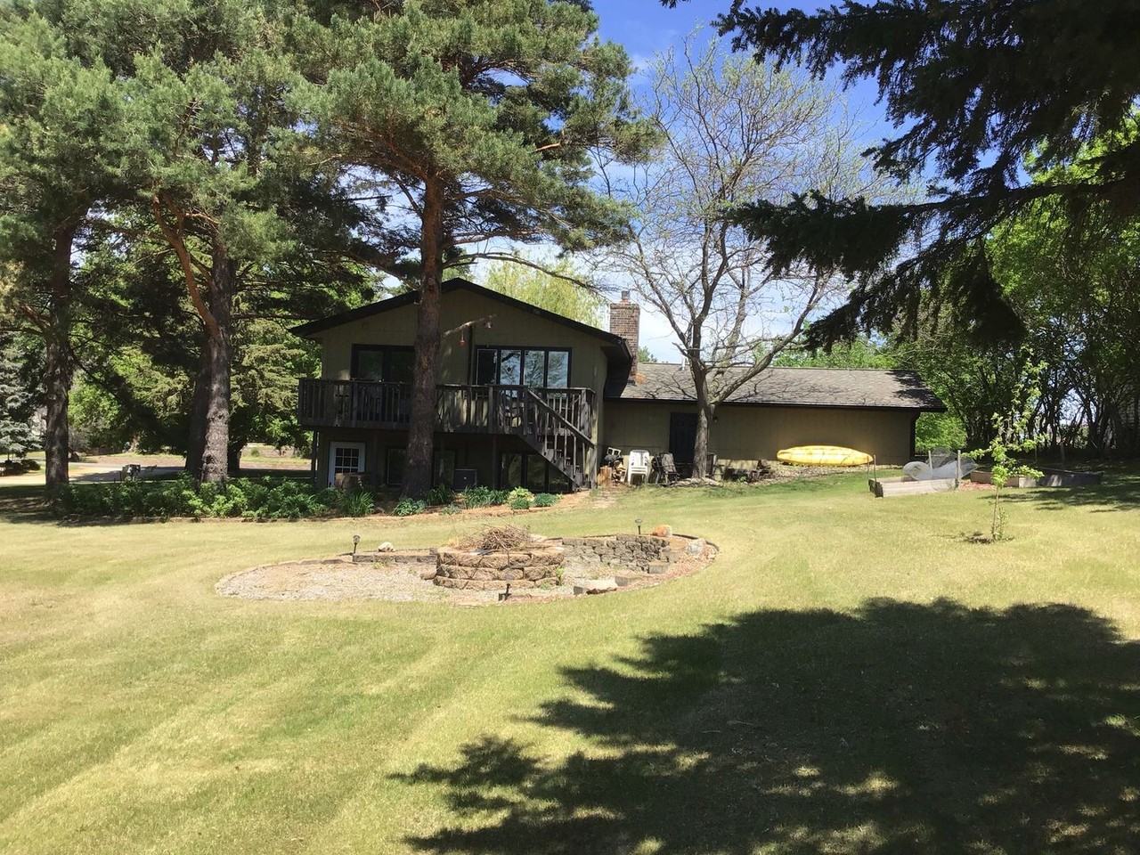 2908 Crestwood Dr Ne - Photo 3 of 24