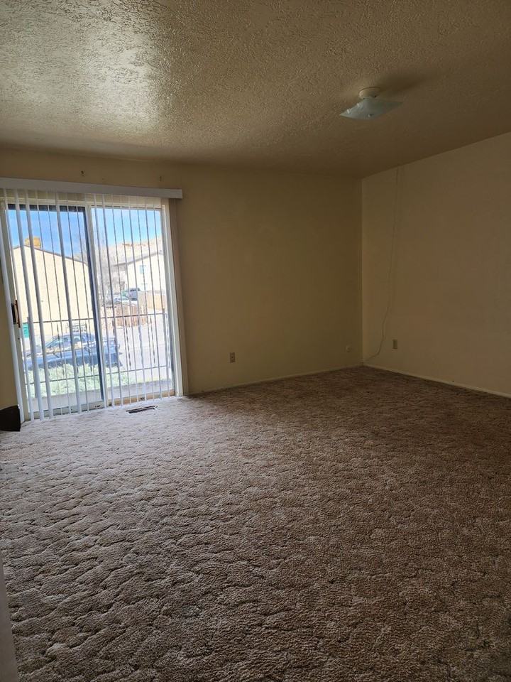 2811 Parque De Oeste - Photo 2 of 10