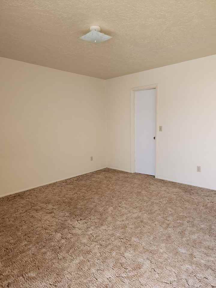 2811 Parque De Oeste - Photo 3 of 10