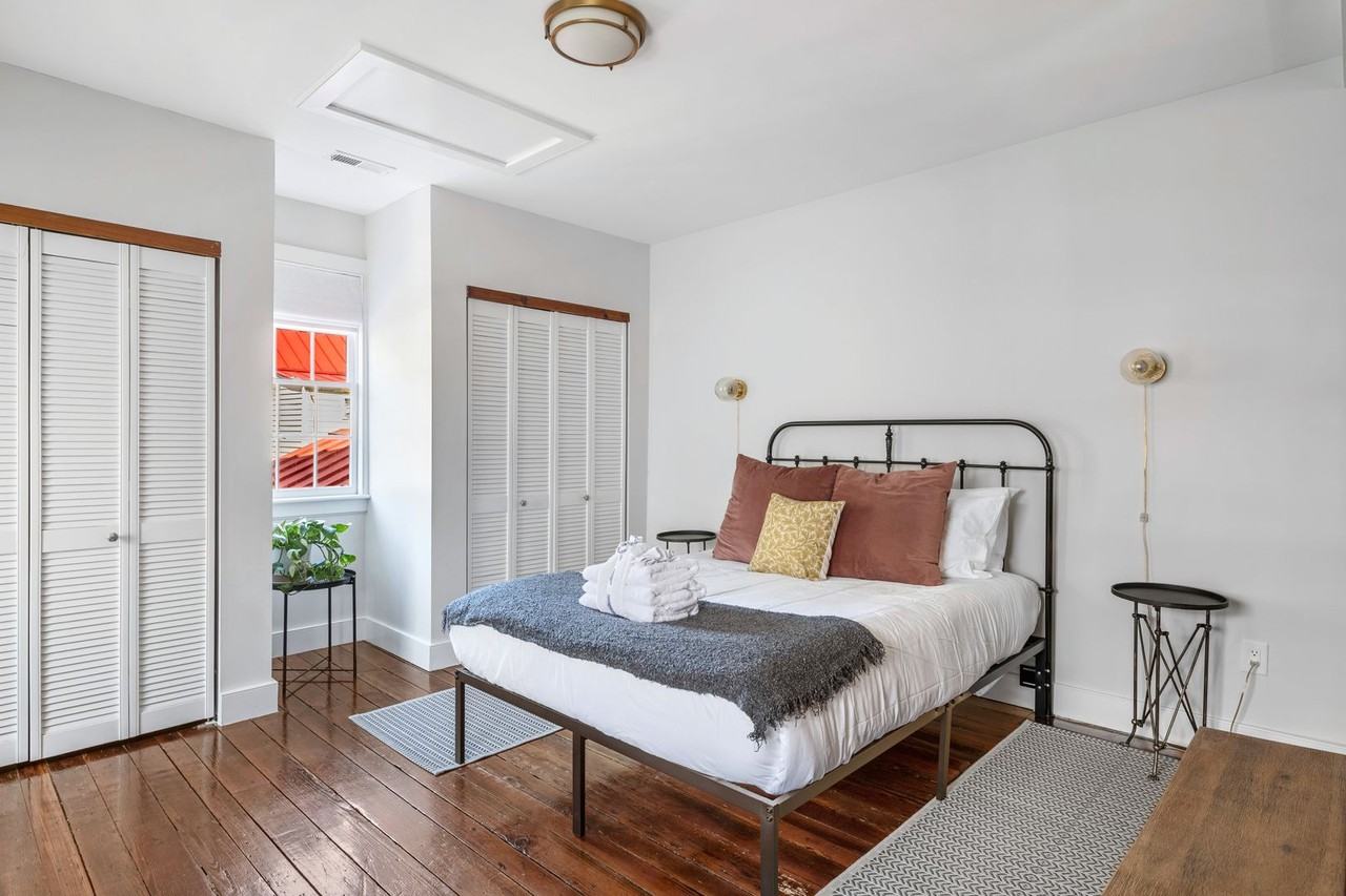 18 Bogard St - Photo 3 of 28