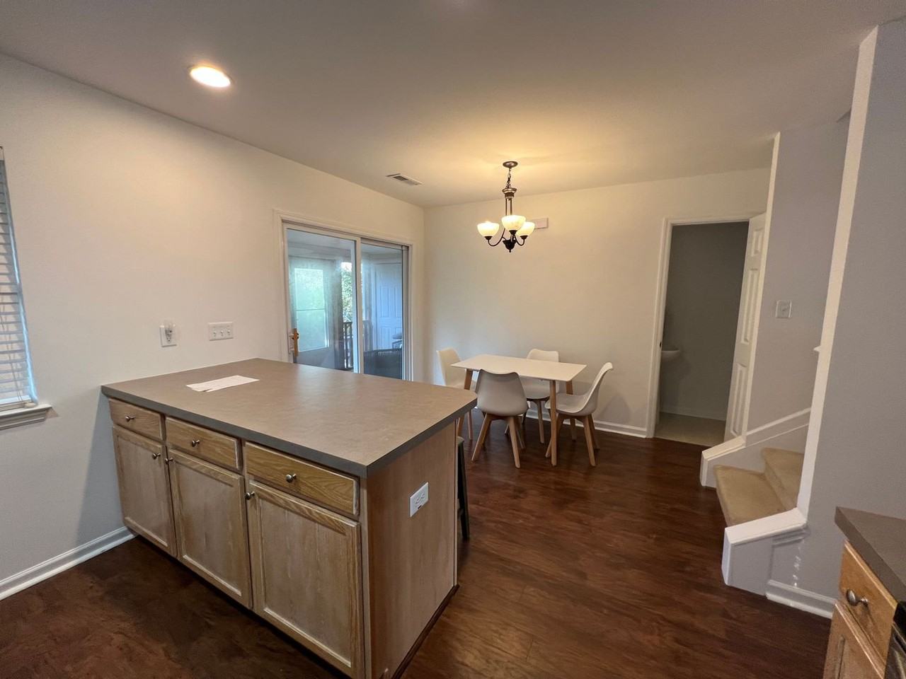 555 Tayrn Dr - Photo 6 of 16