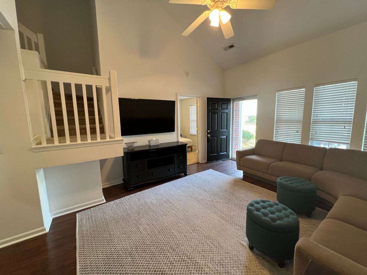 555 Tayrn Dr - Photo 2 of 16