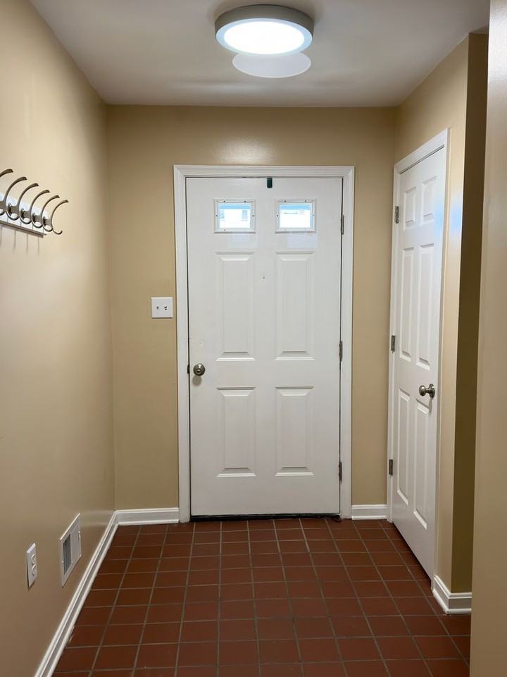 102 Ridge Ct - Photo 2 of 38