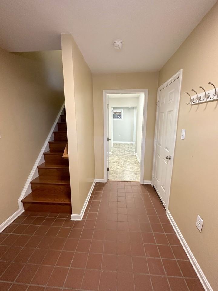 102 Ridge Ct - Photo 3 of 38