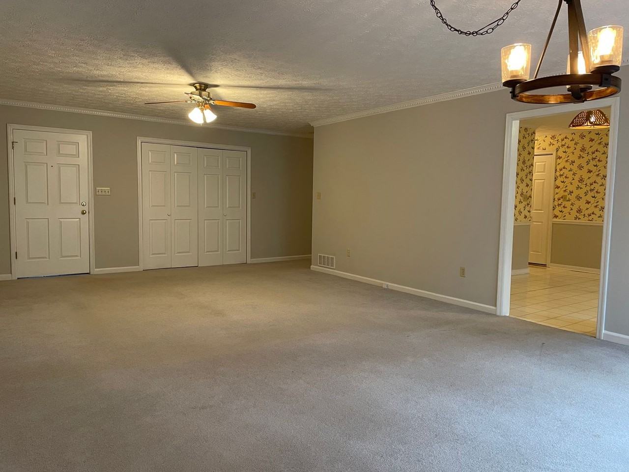 1021 Deni Ct - Photo 3 of 41