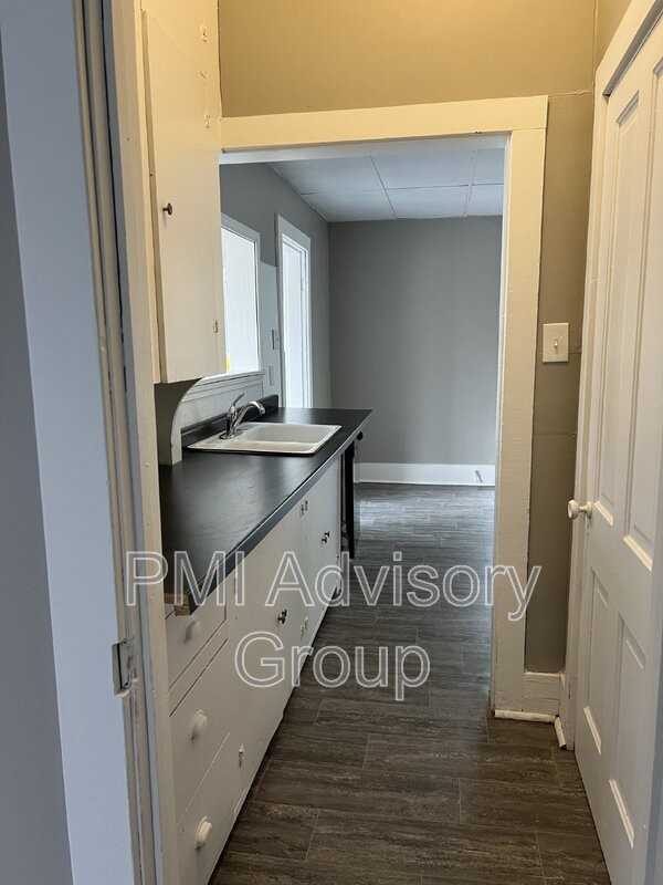302 Sw Taylor St - Photo 2 of 14