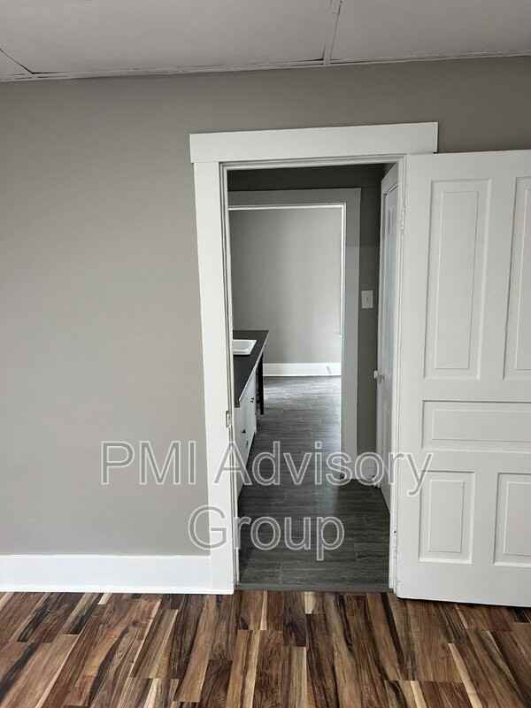 302 Sw Taylor St - Photo 3 of 14