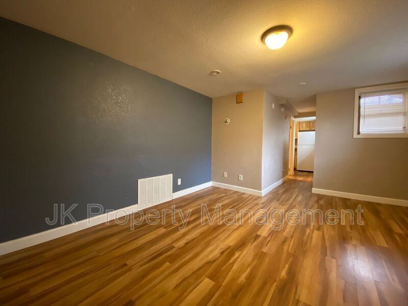 419 8th St N - Photo 2 of 10