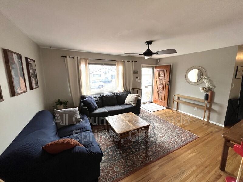 829 Dirksland St - Photo 2 of 22