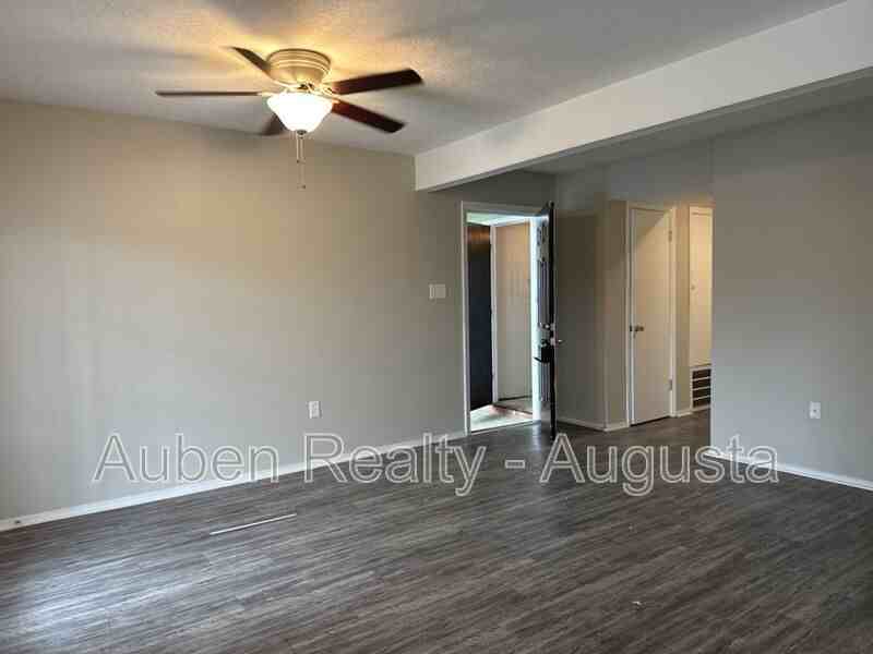 2573 Tobacco Rd - Photo 2 of 10