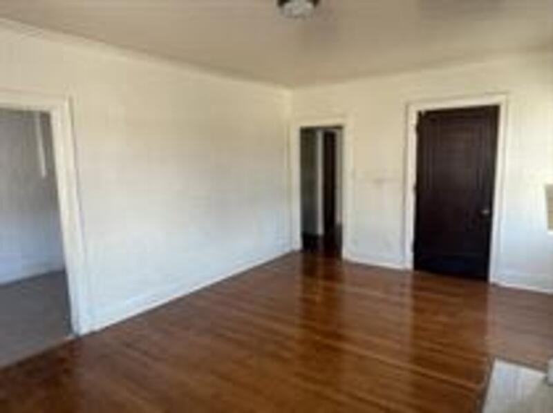 403 N 4th St - Photo 2 of 9