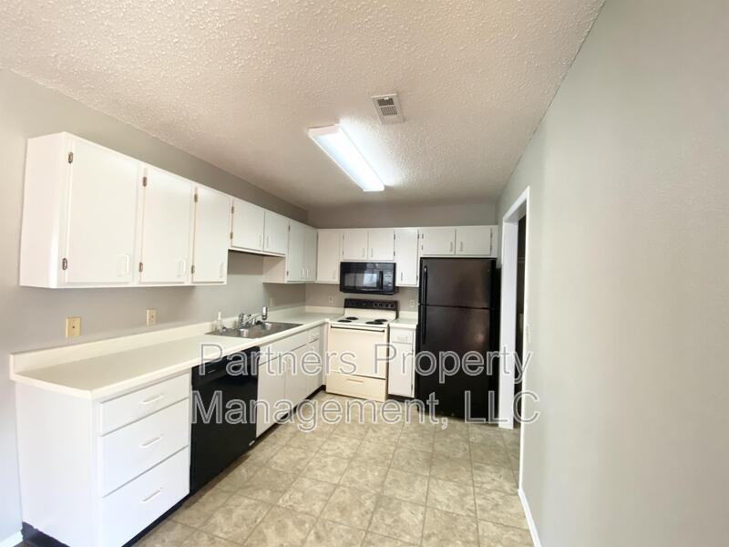 1643 N Dawn Dr - Photo 2 of 10