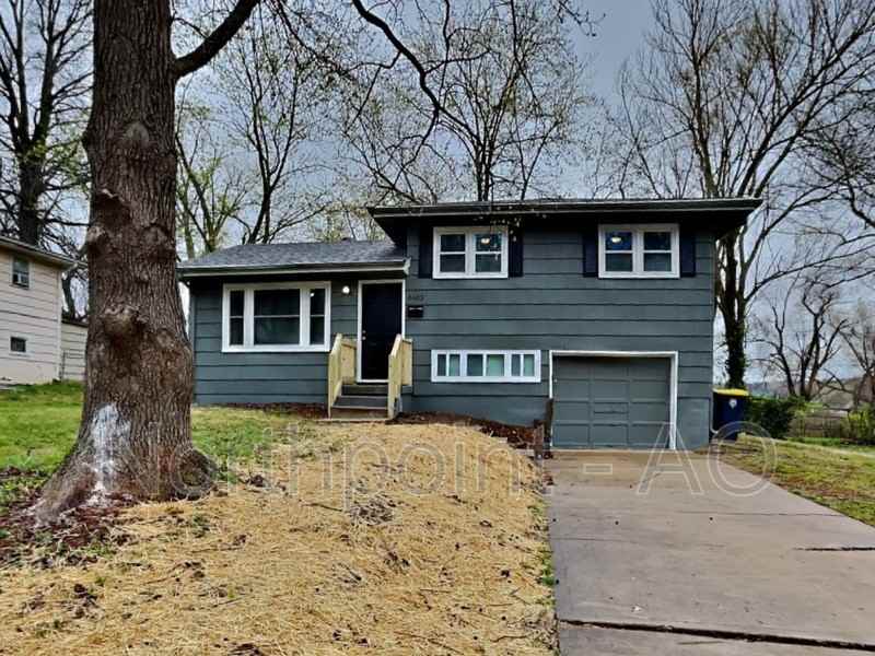 8403 E 98th Ter - Photo 2 of 21