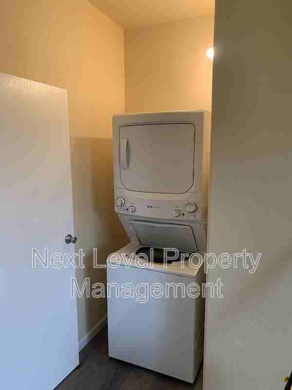 1730 Mountain Gateway Dr - Photo 3 of 9