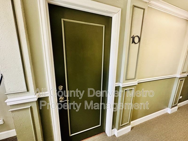 1435 Elizabeth St #10 - Photo 3 of 21