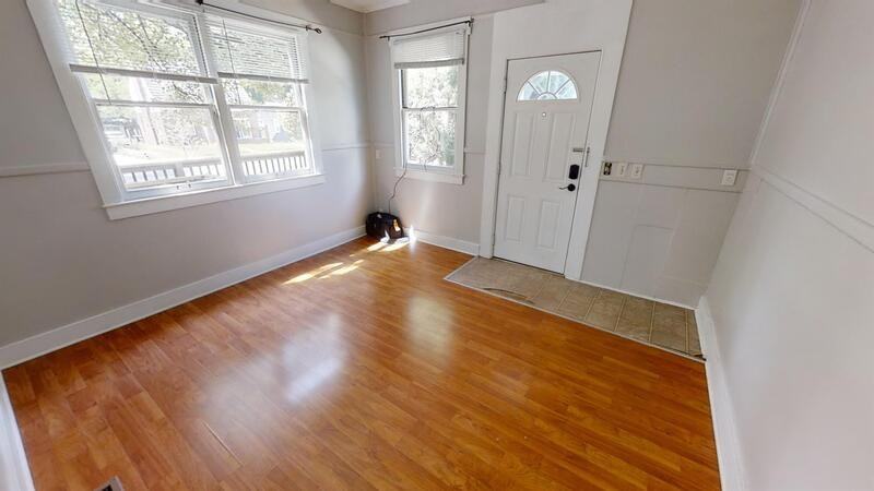 900 Woodlawn Ave - Photo 2 of 13