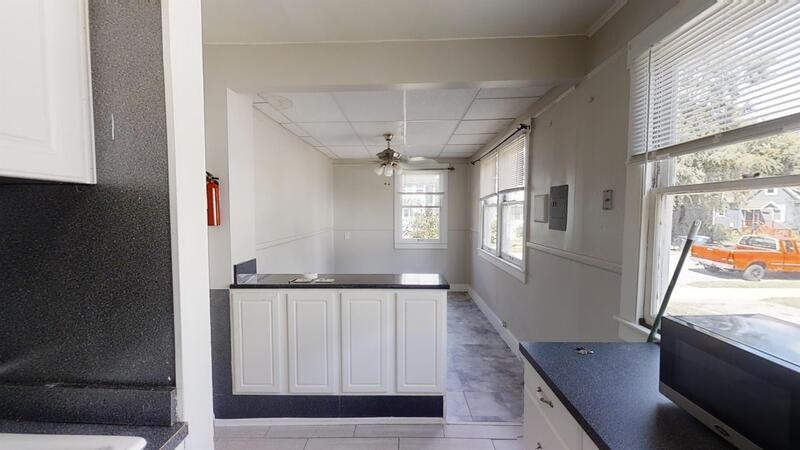 900 Woodlawn Ave - Photo 4 of 13