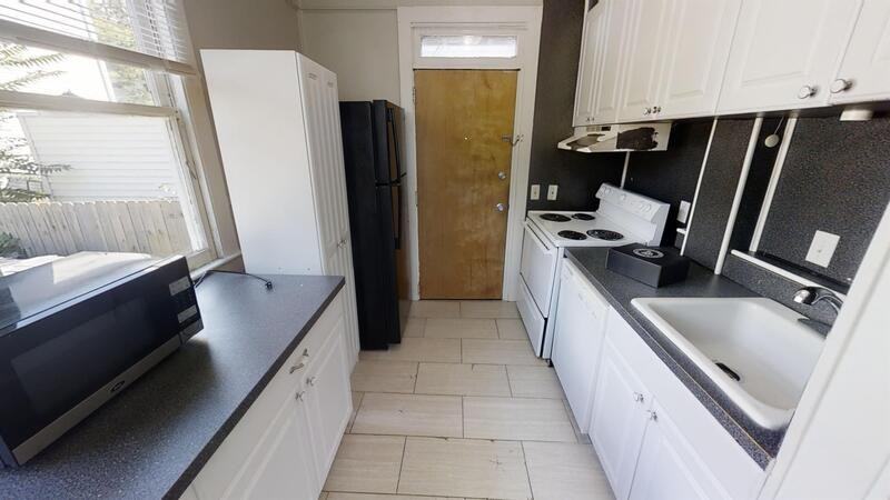 900 Woodlawn Ave - Photo 5 of 13