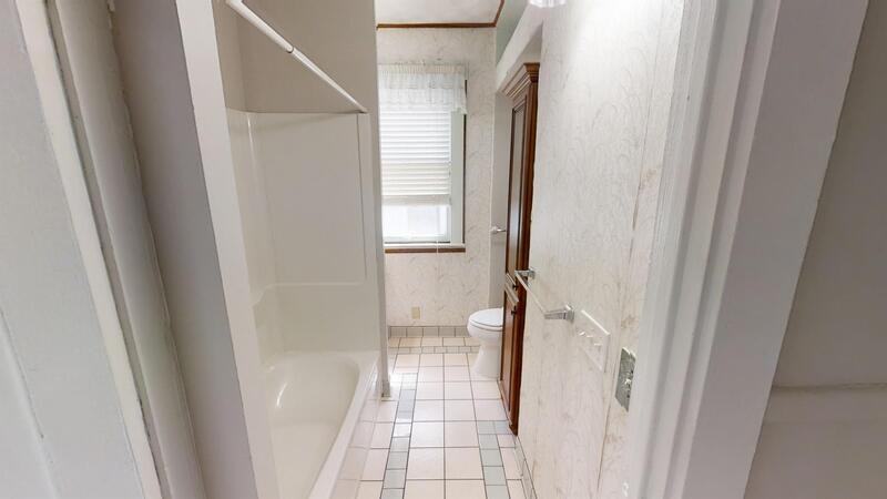 900 Woodlawn Ave - Photo 7 of 13