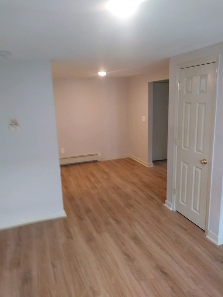 Seabreeze (54,58,60, 64 & 66 Center St) Apartments 70 Center St