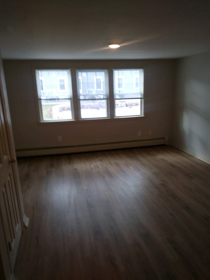 Seabreeze (54,58,60, 64 & 66 Center St) Apartments 70 Center St