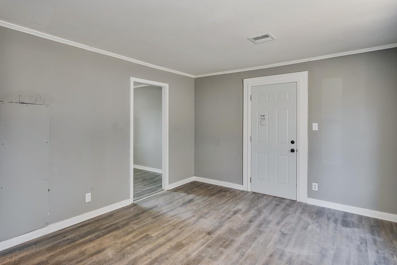 4317 Bayley - Photo 2 of 9